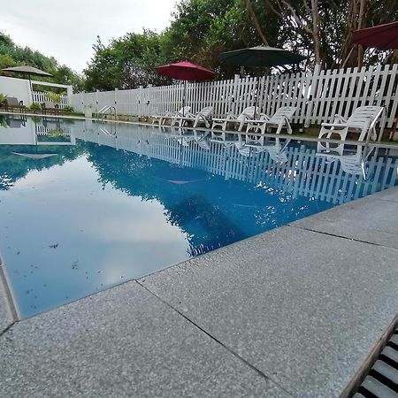 Ara Beach Resort Mirissa Ngoại thất bức ảnh