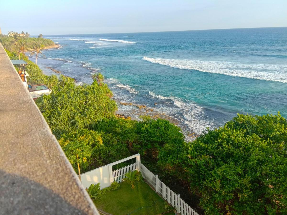 Ara Beach Resort Mirissa Ngoại thất bức ảnh