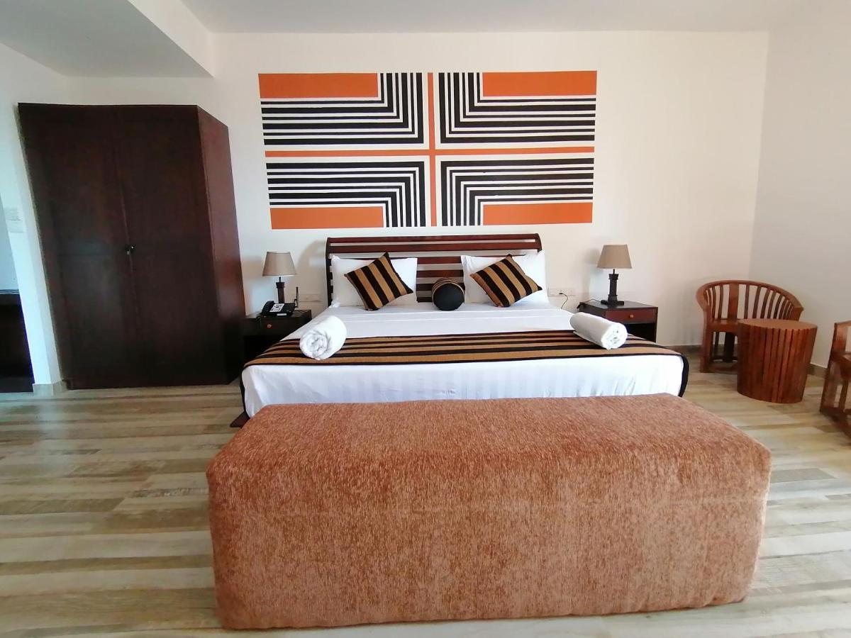 Ara Beach Resort Mirissa Ngoại thất bức ảnh