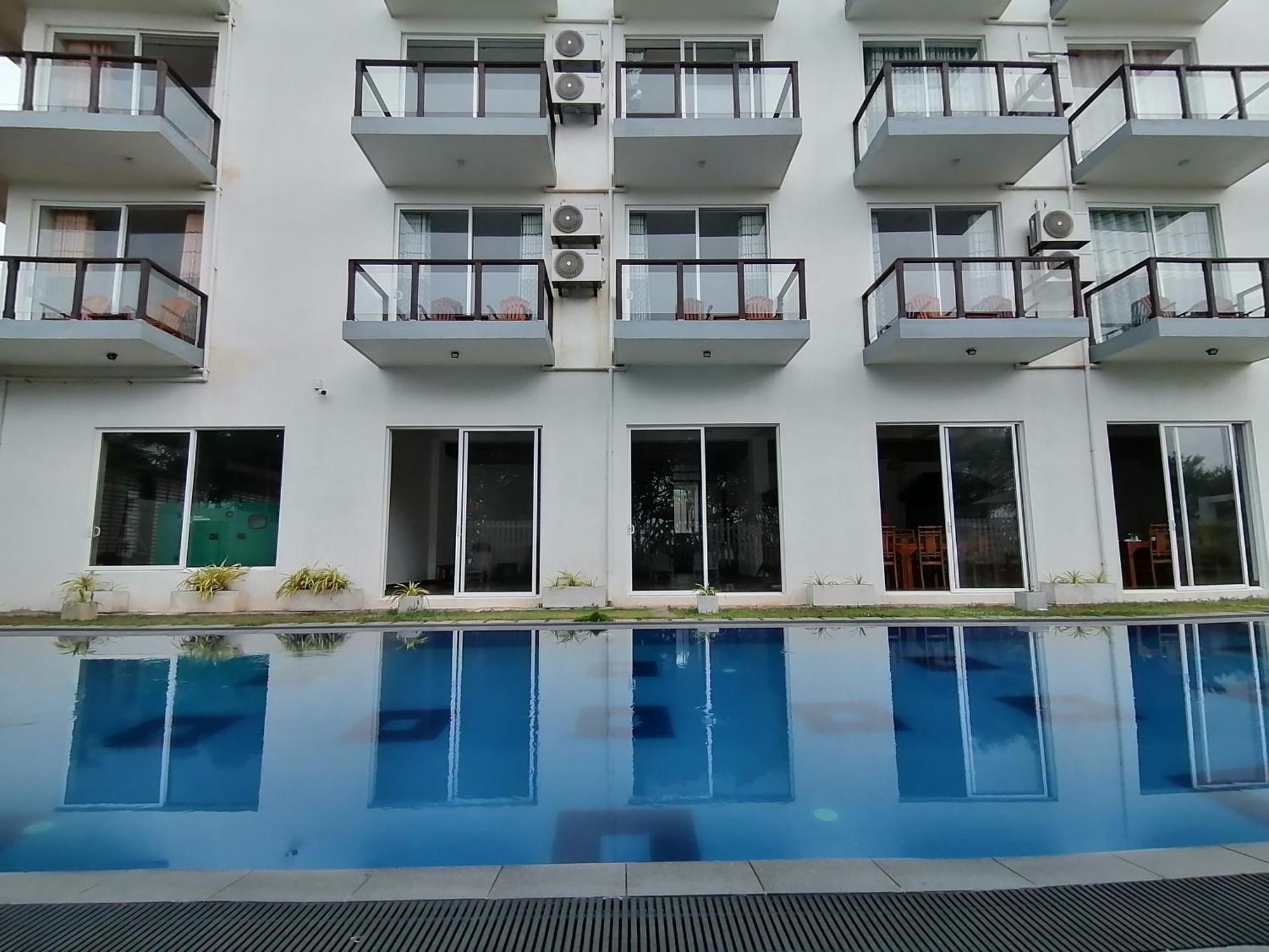 Ara Beach Resort Mirissa Ngoại thất bức ảnh